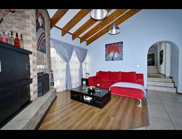 4 BEDROOM HOUSE FOR SALE IN GLENVISTA